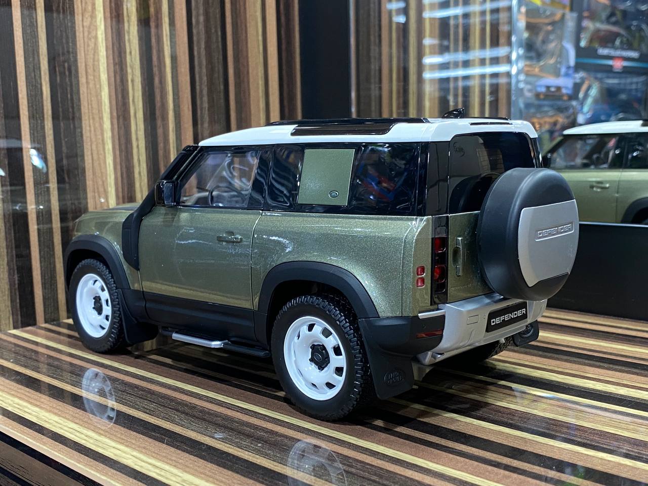 1/18 Diecast Land Rover Defender 90 Green Almost Real Scale Model Car ...