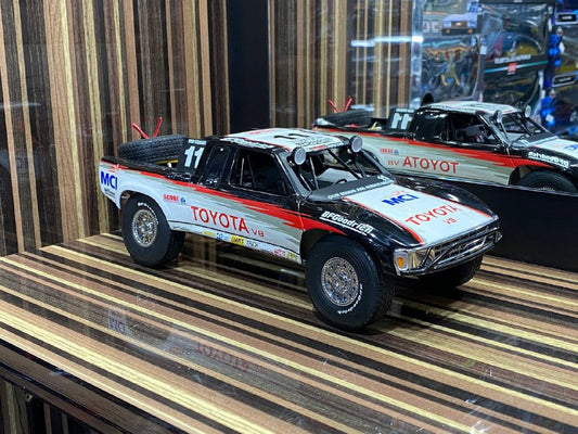 Toyota Trophy Truck #11 AutoArt