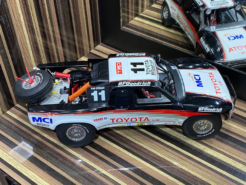 Toyota Trophy Truck #11 AutoArt