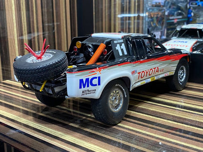 1/18 Diecast Toyota Trophy Truck #11 White & Black AutoArt Scale Model Car