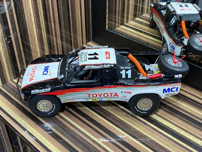Toyota Trophy Truck #11 AutoArt