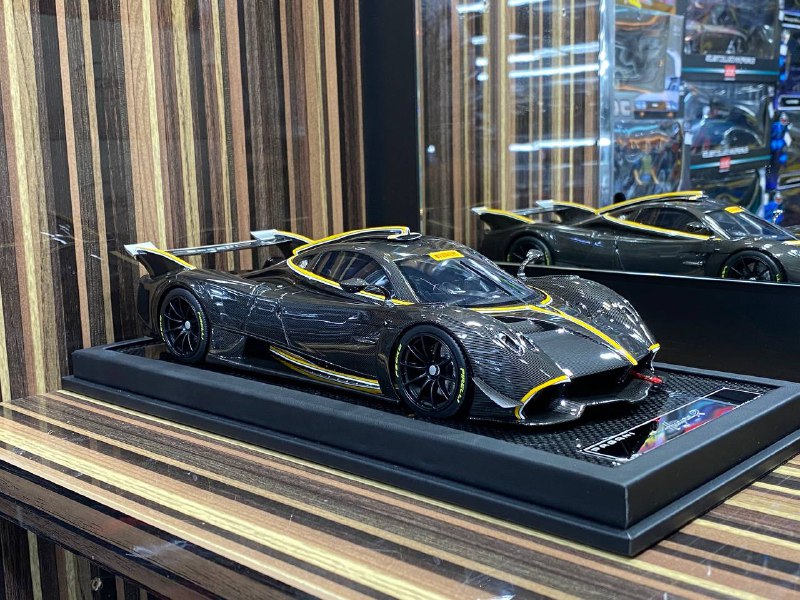 Pagani Huayra R VIP Models