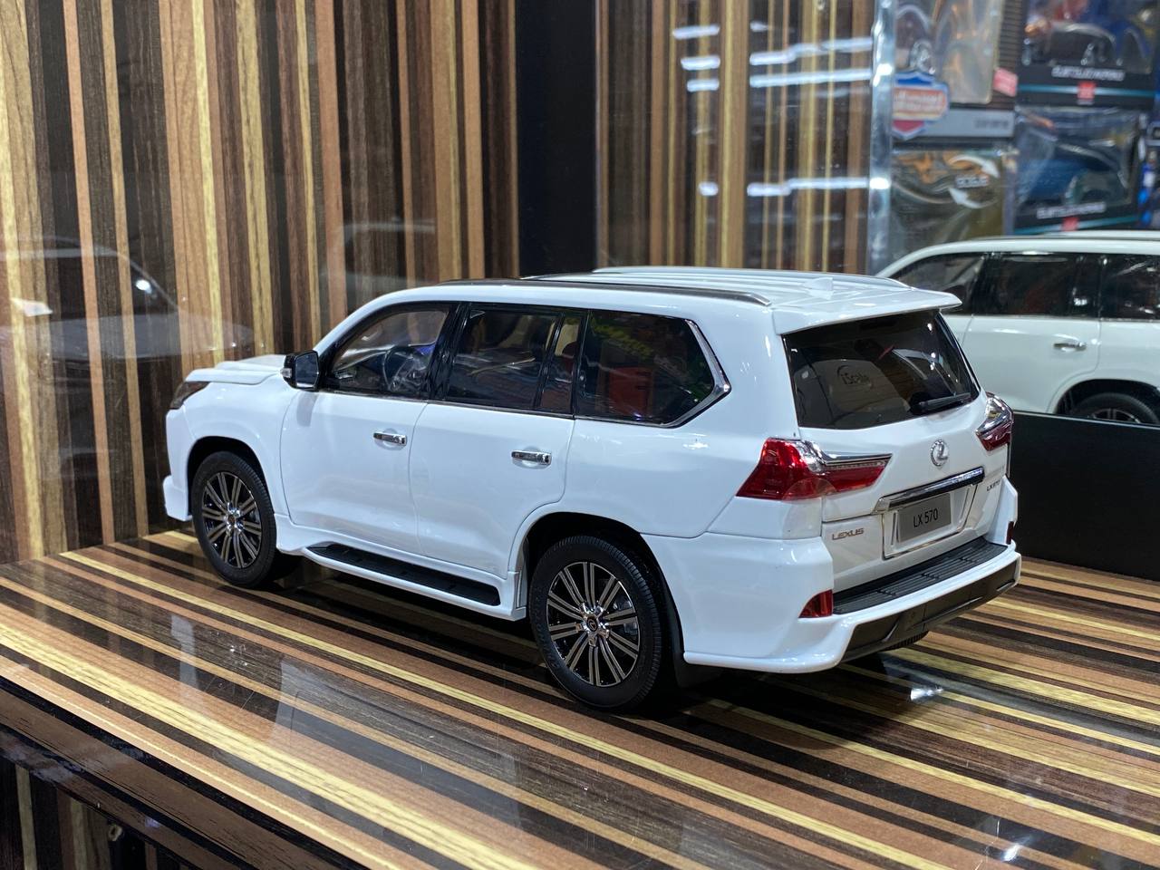 1/18 Diecast Lexus LX570 White by LCD|Sold in Dturman.com Dubai UAE.