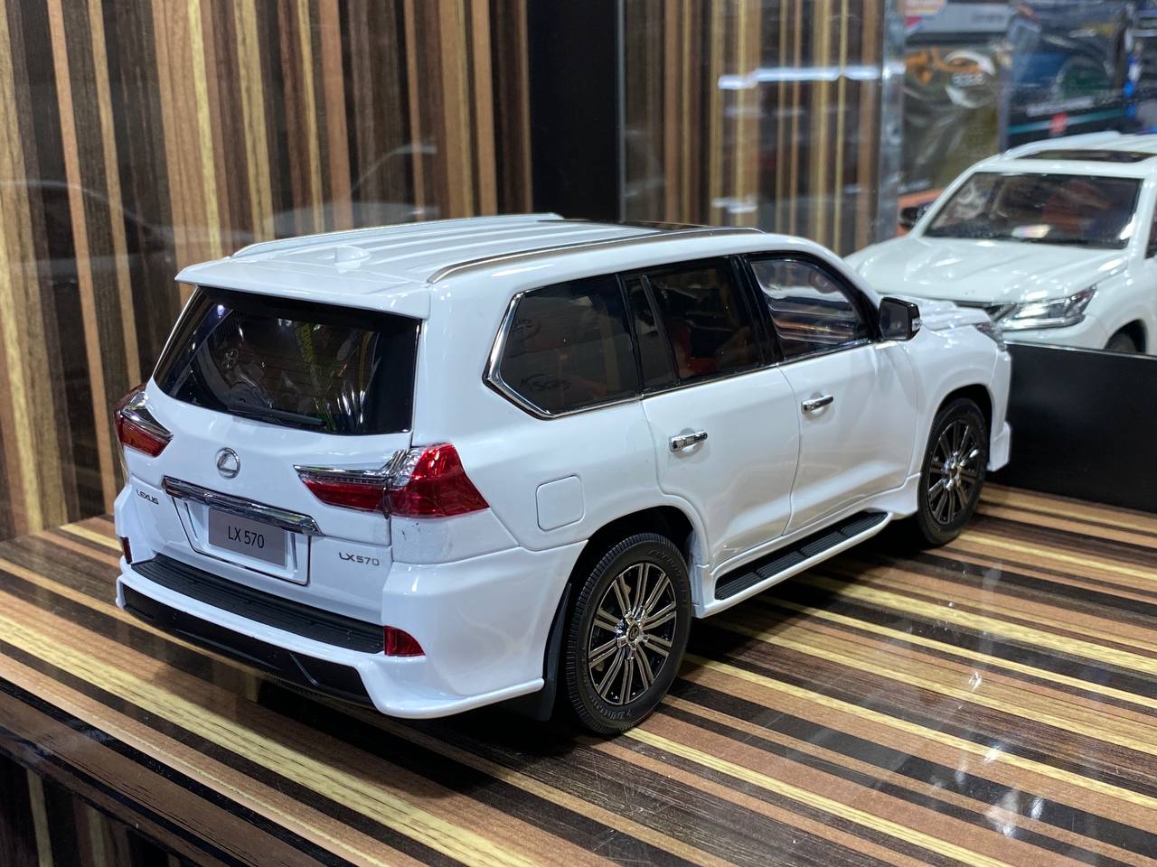 1/18 Diecast Lexus LX570 White by LCD|Sold in Dturman.com Dubai UAE.