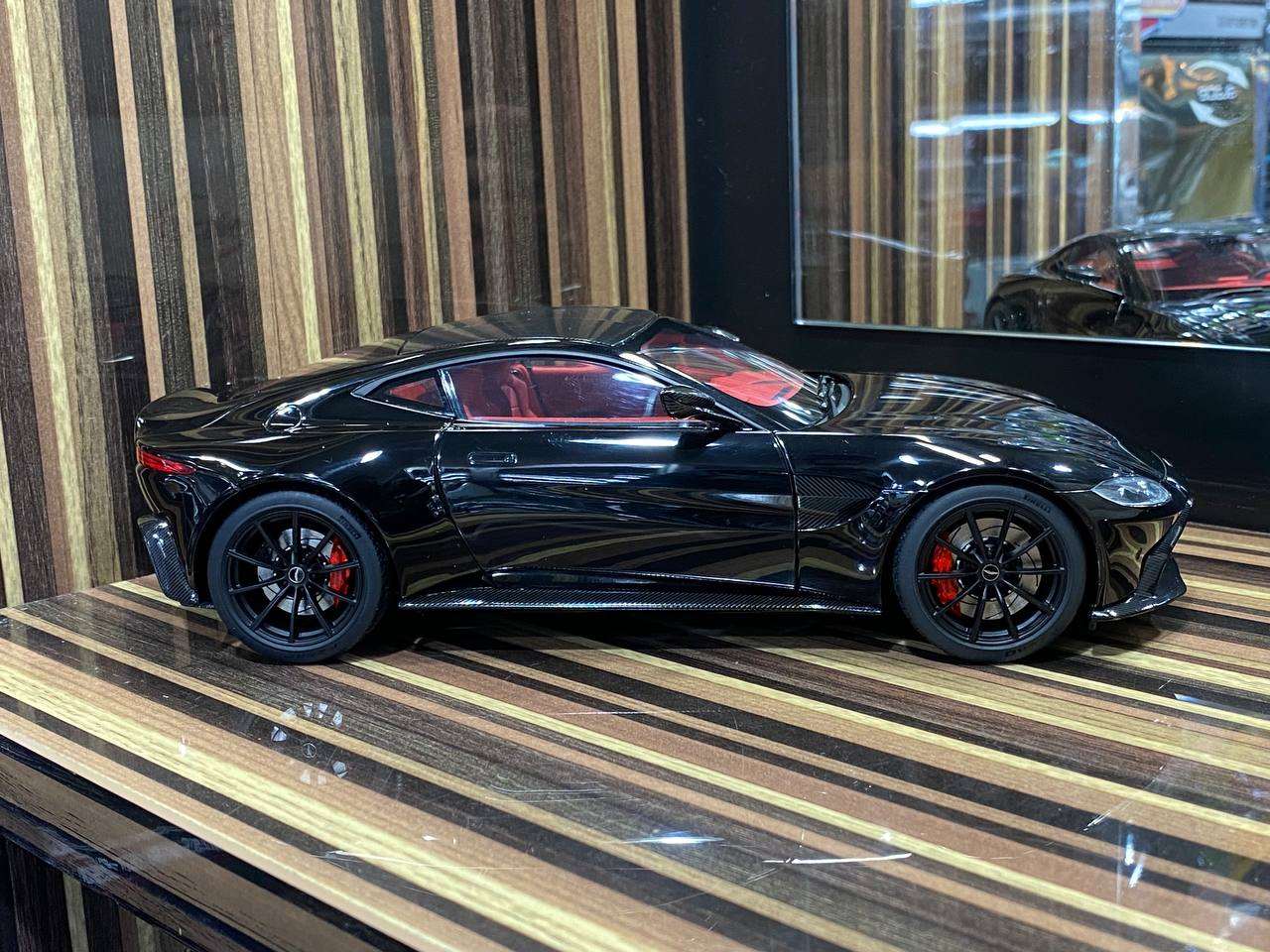 AUTOart 1:18 Aston Martin Vantage Baujahr 2019 limettengrün 70279 Modellauto 70279 674110702798 AUTOart 1:18 Aston Martin Vantage Baujahr 2019 limettengrün 70279 Modellauto 70279 674110702798