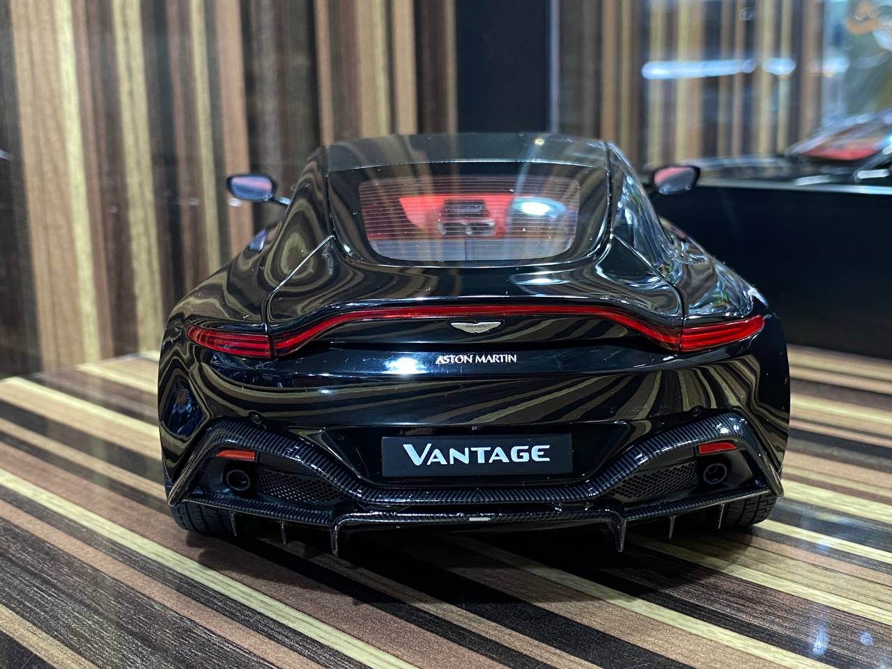Aston Martin Vantage 2019 AUTOart