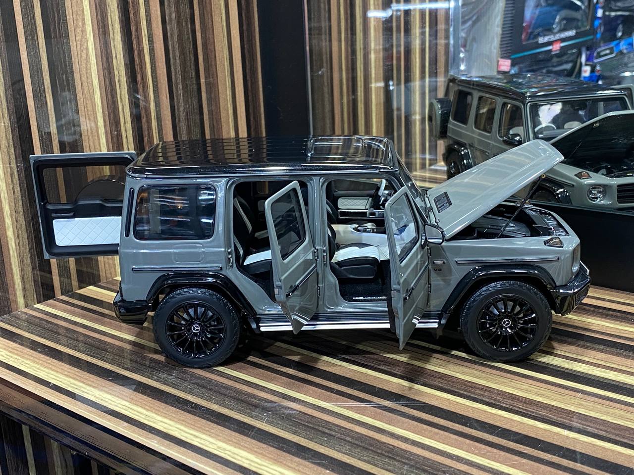 Mercedes-Benz G 63 AMG Line W463 Dealer Edition -  Minichamps