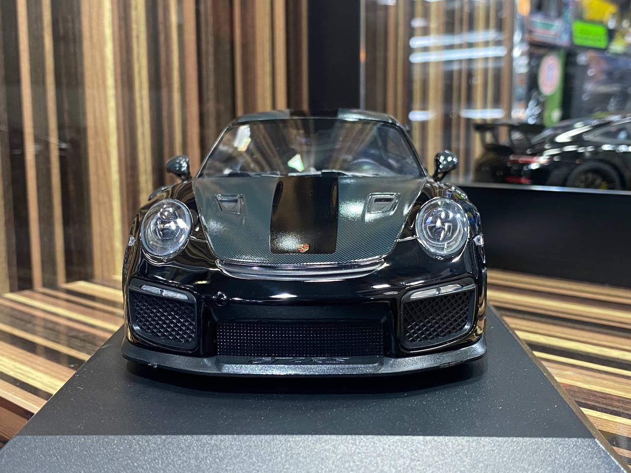 Porsche 911 GT2 RS 991.2 Minichamps