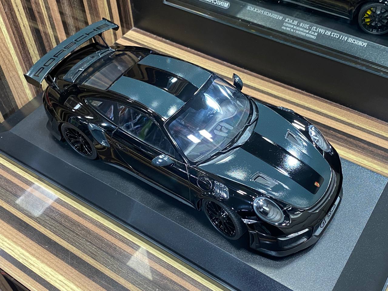Porsche 911 GT2 RS 991.2 Minichamps
