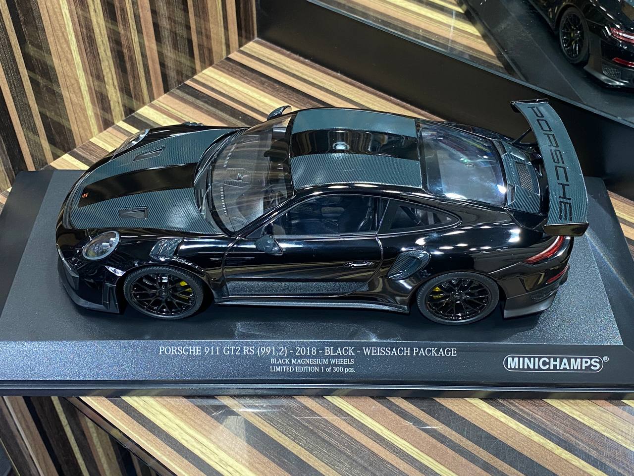 Porsche 911 GT2 RS 991.2 Minichamps