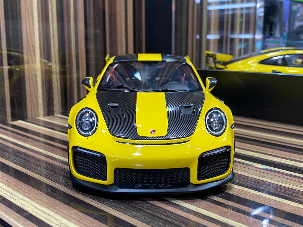 Porsche 911 GT2 RS AUTOart