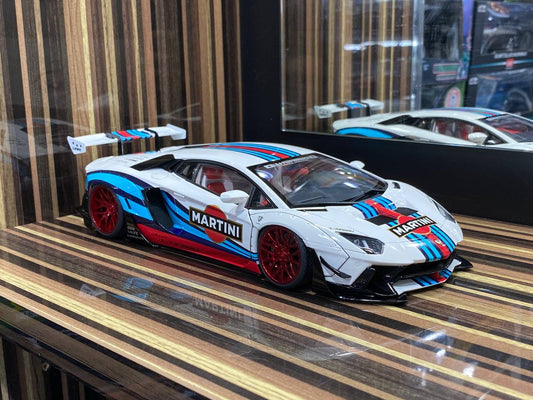 Lamborghini Aventador Liberty Walk AutoArt