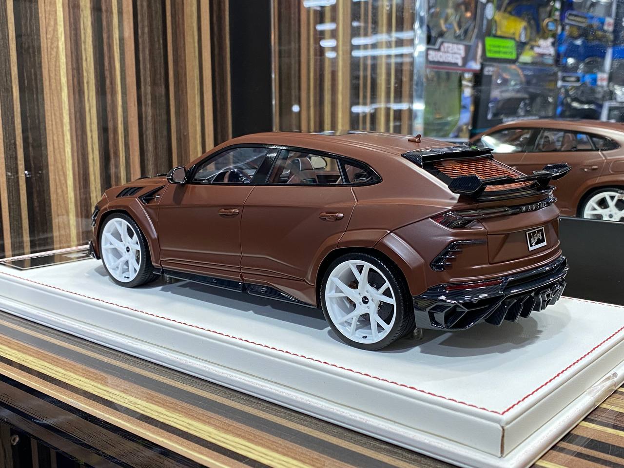 1/18 Resin Lamborghini Urus MANSORY Davis & Giovanni Gloss Brown|Sold in Dturman.com Dubai UAE.