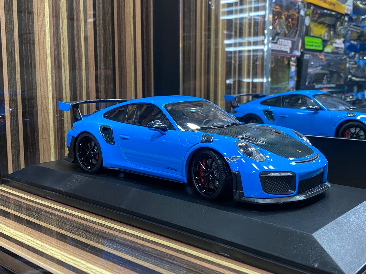 Porsche 911 GT2 RS 2018 Minichamps