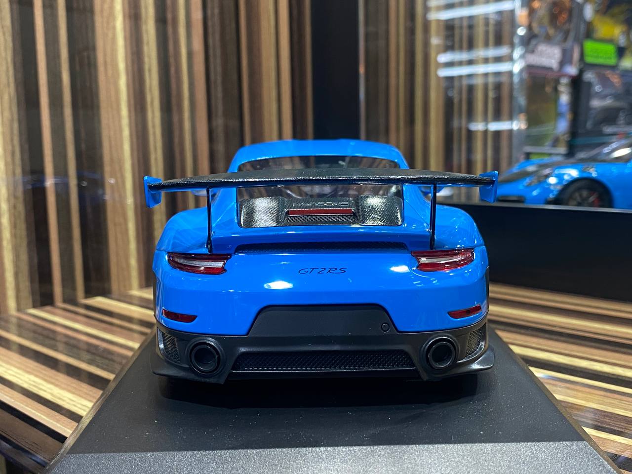 Porsche 911 GT2 RS 2018 Minichamps