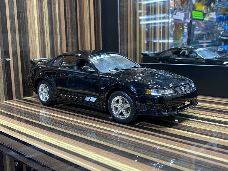 1/18 Diecast 2004 Ford Saleen S281 Ertl Collectibles Scale Model Car - Diecast model car by dturman.com - Ertl Collectibles|Sold in Dturman.com Dubai UAE.