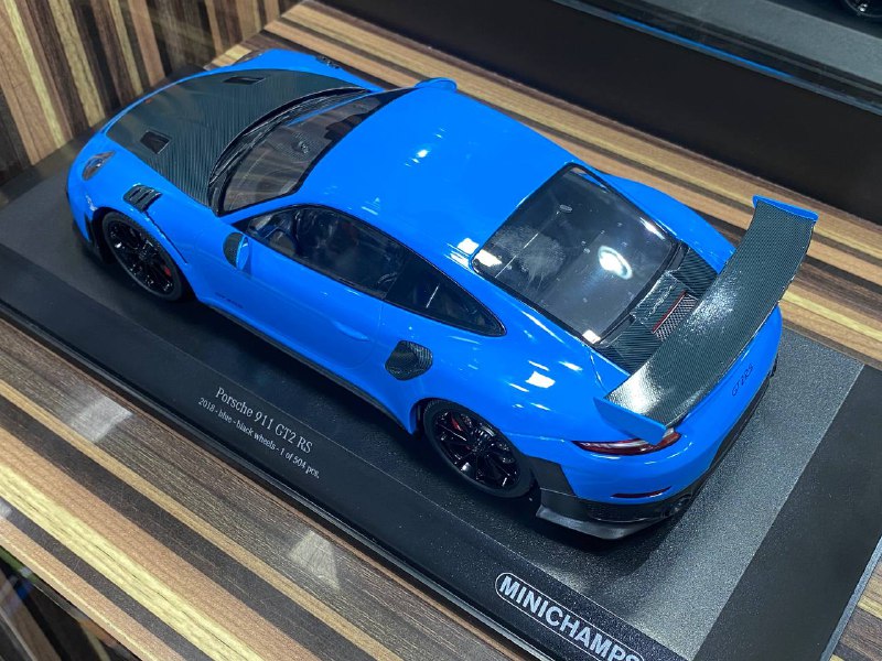 Porsche 911 GT2 RS 2018 Minichamps