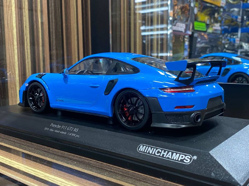 Porsche 911 GT2 RS 2018 Minichamps