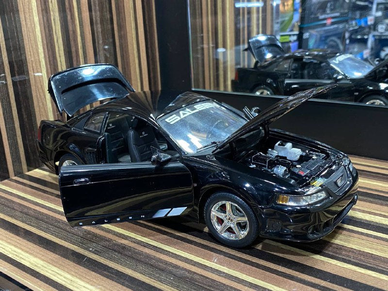 1/18 Diecast 2004 Ford Saleen S281 Ertl Collectibles Scale Model Car - Diecast model car by dturman.com - Ertl Collectibles|Sold in Dturman.com Dubai UAE.