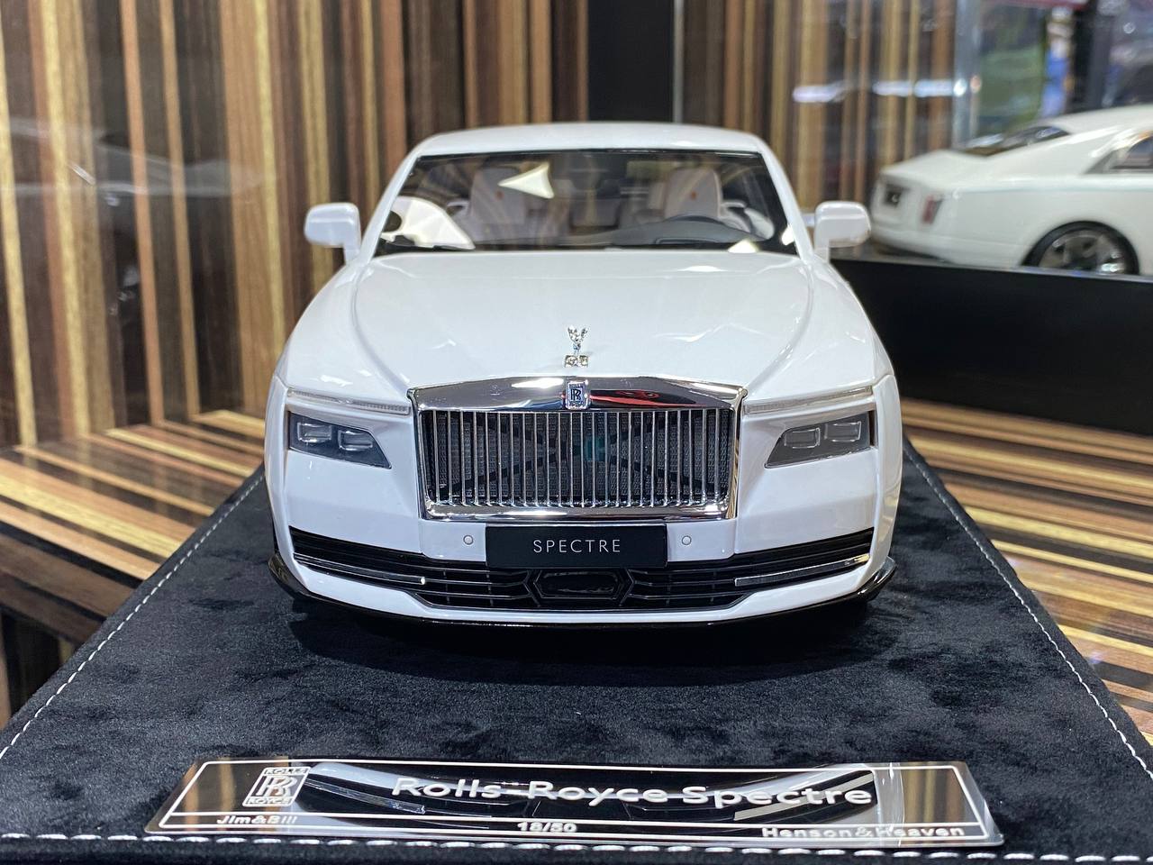 1/18 Rolls-Royce Spectre Pearl White Rolls-Royce Motor Cars|Sold in Dturman.com Dubai UAE.