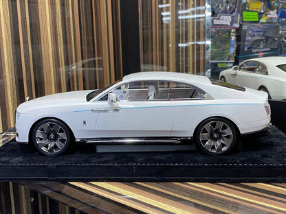 1/18 Rolls-Royce Spectre Pearl White Rolls-Royce Motor Cars|Sold in Dturman.com Dubai UAE.