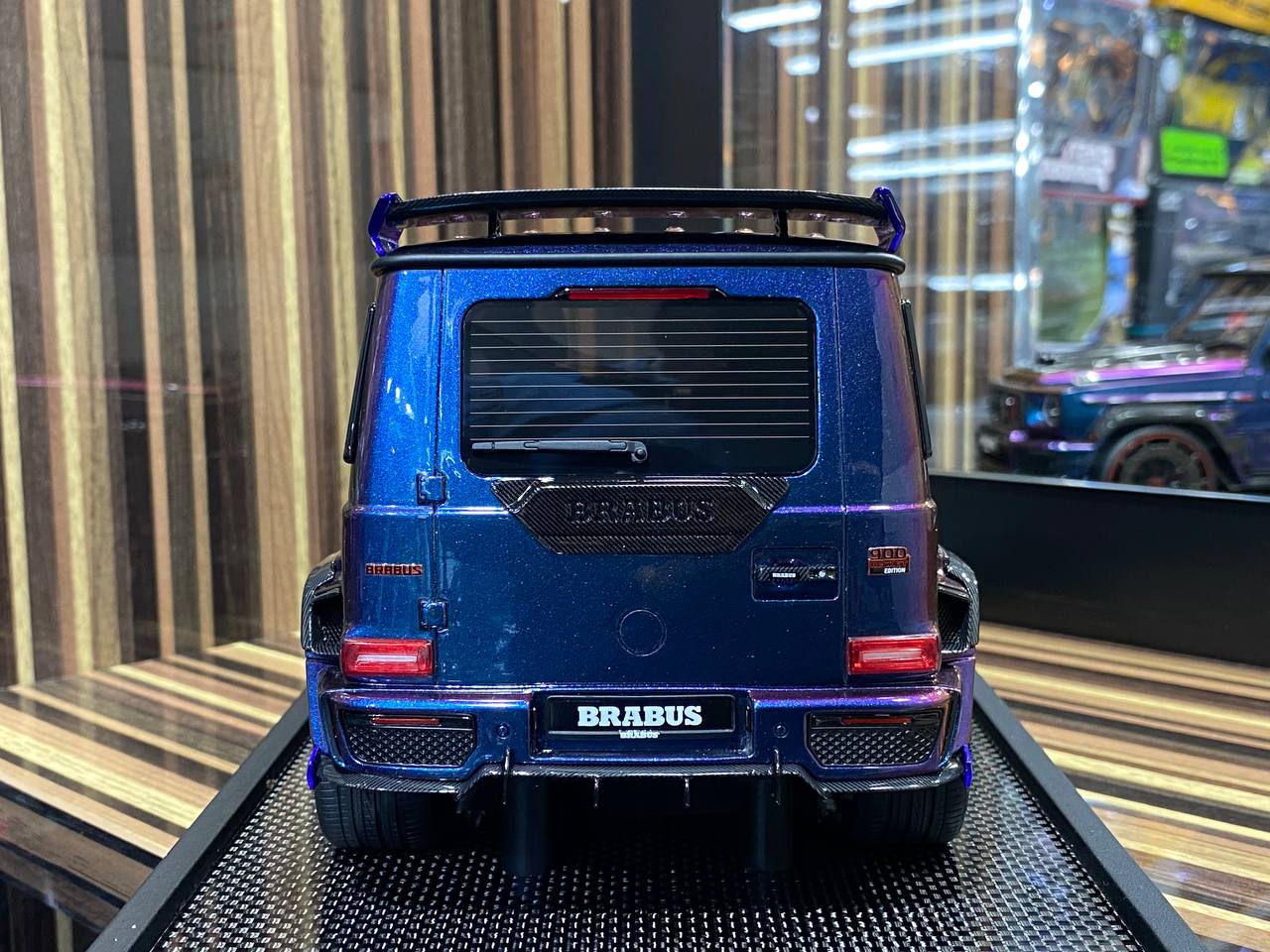 Mercedes-Benz Brabus 900 Rocket Chameleon MotorHelix