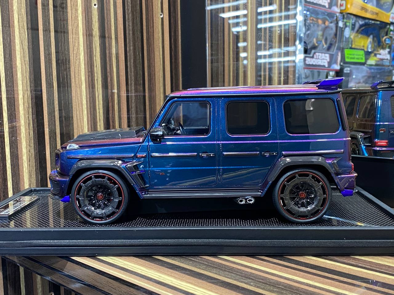 Mercedes-Benz Brabus 900 Rocket Chameleon MotorHelix