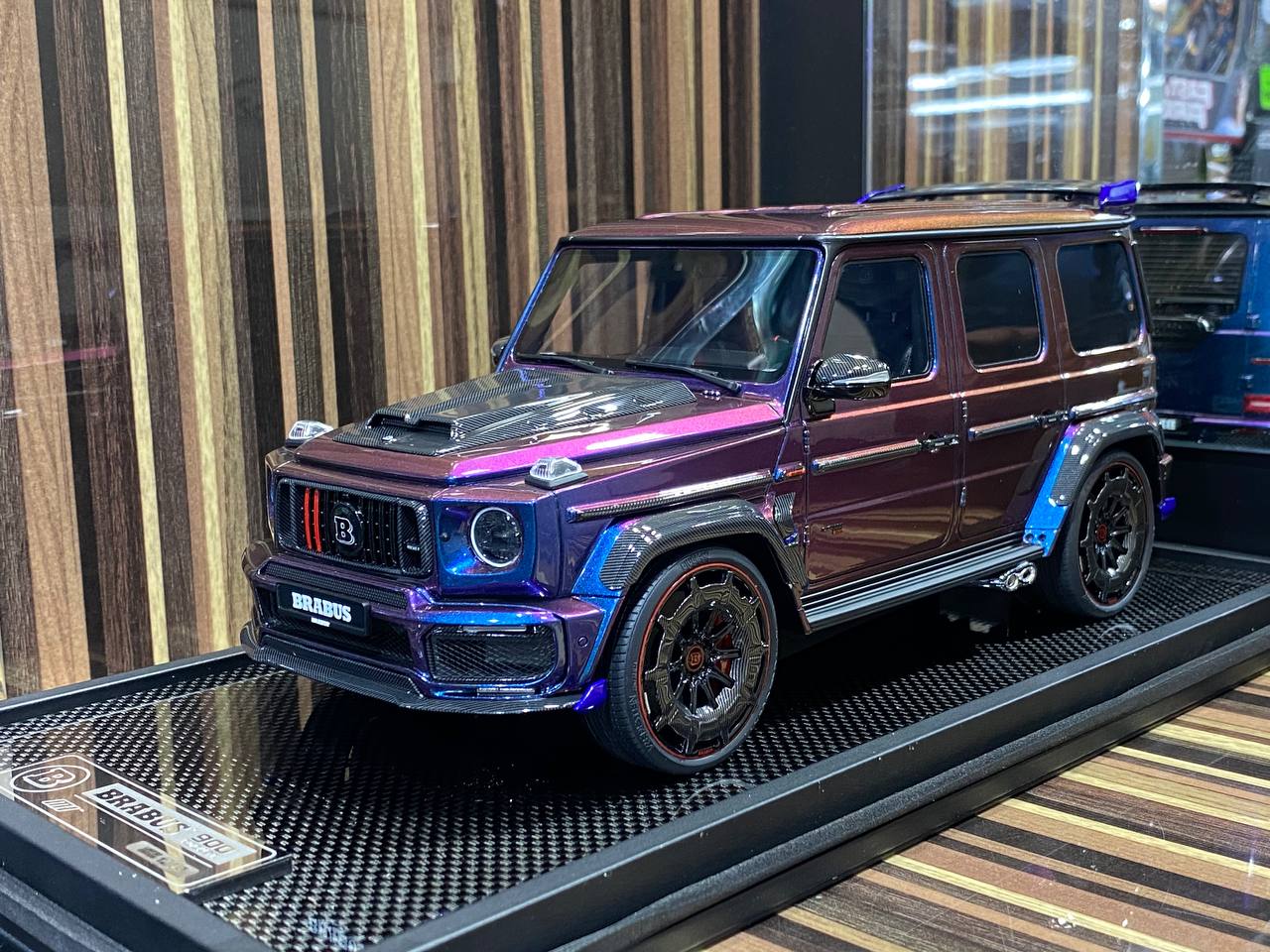 Mercedes-Benz Brabus 900 Rocket Chameleon MotorHelix