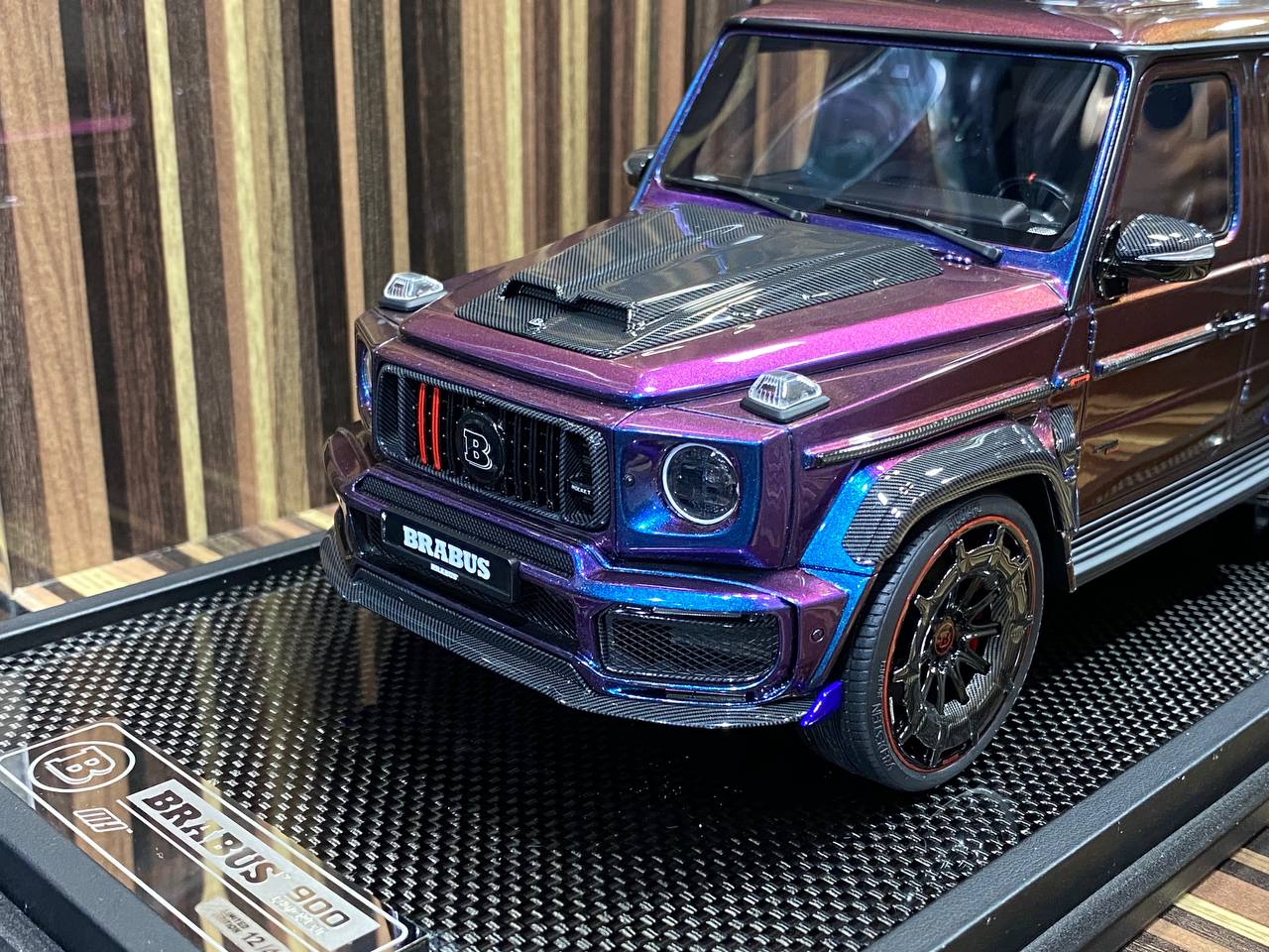 Mercedes-Benz Brabus 900 Rocket Chameleon MotorHelix