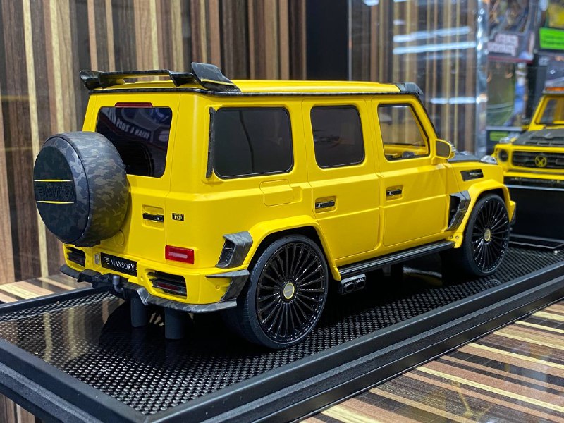 Mercedes-Benz G63 MANSORY  Yellow Motorhelix