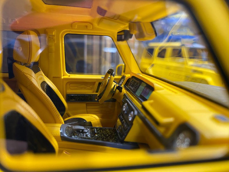 Mercedes-Benz G63 MANSORY  Yellow Motorhelix