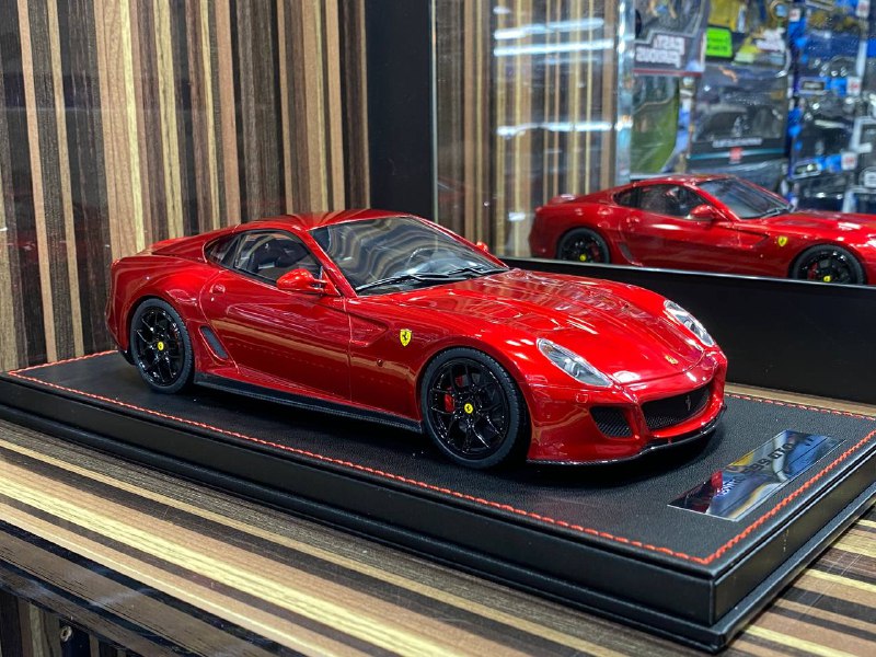 1/18 Ferrari Novitec 599 GTO Red Runner