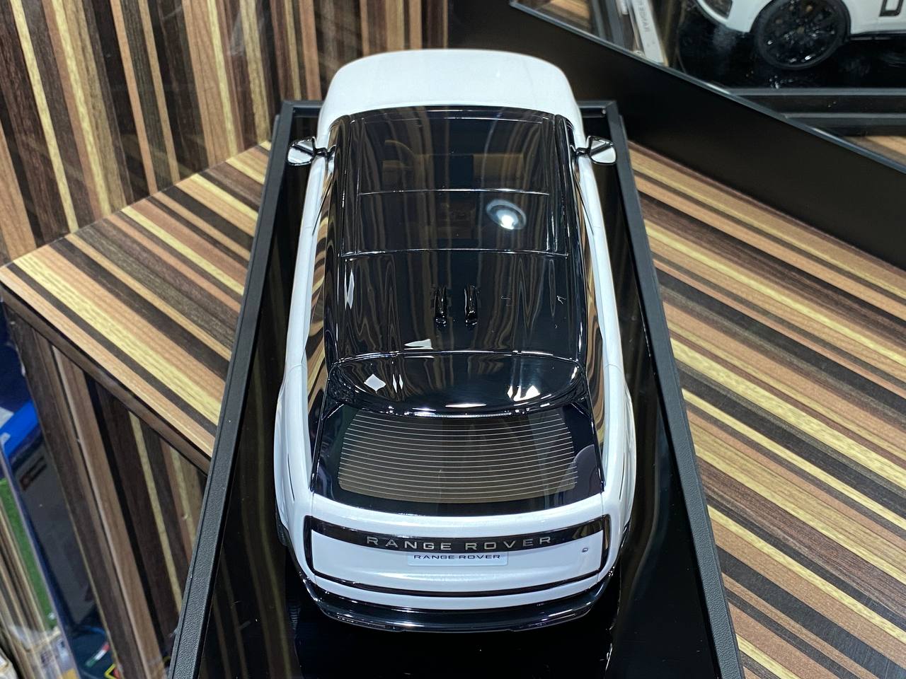 1/18 Land Rover Range Rover Autobiography white 2022 White By Motor Helix|Sold in Dturman.com Dubai UAE.