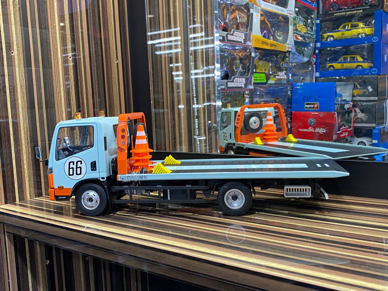 1/18 Diecast Miniature Flat Bed Tow Truck Gulf Gulf Blue DBGT Model|Sold in Dturman.com Dubai UAE.
