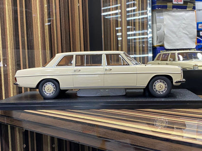 1/18 Diecast Mercedes-Benz 230 V114 CULT White Scale Model Car