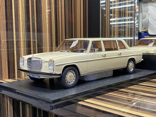 1/18 Diecast Mercedes-Benz 230 V114 CULT White Scale Model Car