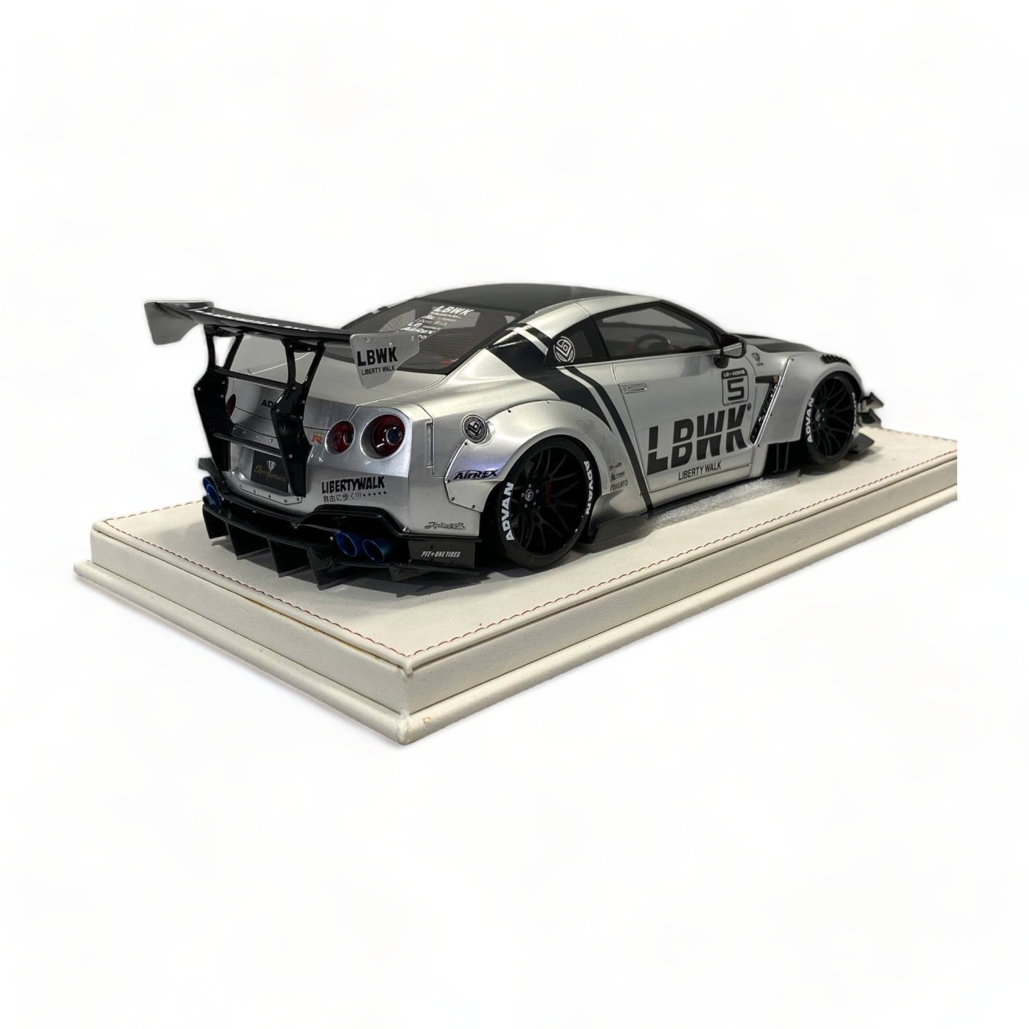 Nissan GT-R R35 GT Wing J20 LBWK LB*Performance Silver & Carbon by One ...
