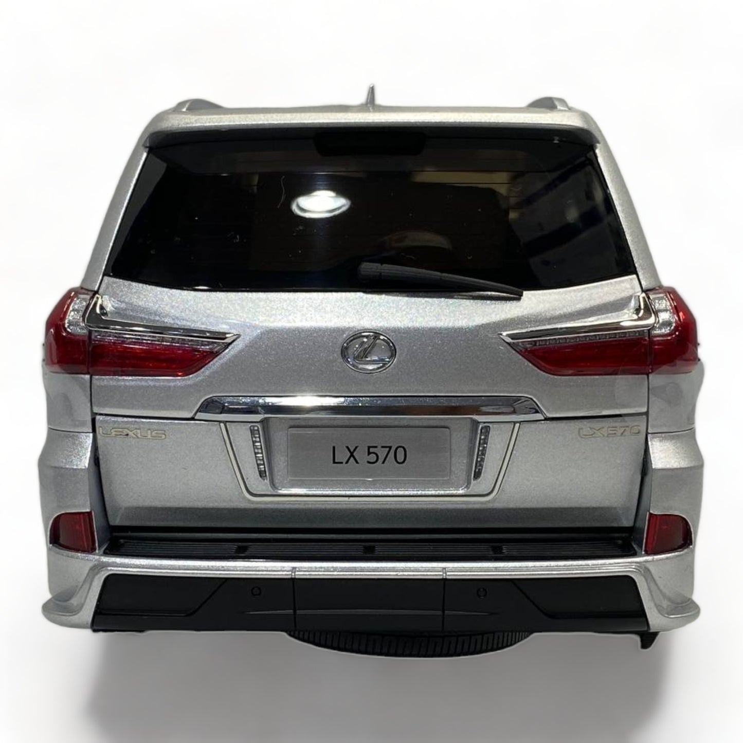 Lexus LX 570 Silver 1/18 by LCD