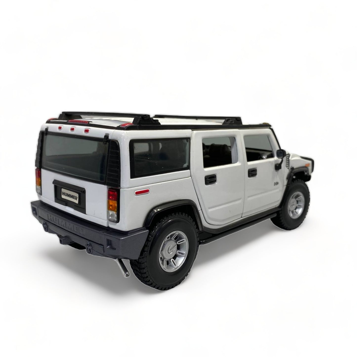 Maisto HUMMER H2 SUV - White (1/18 Diecast Metal, All Opening)|Sold in Dturman.com Dubai UAE.