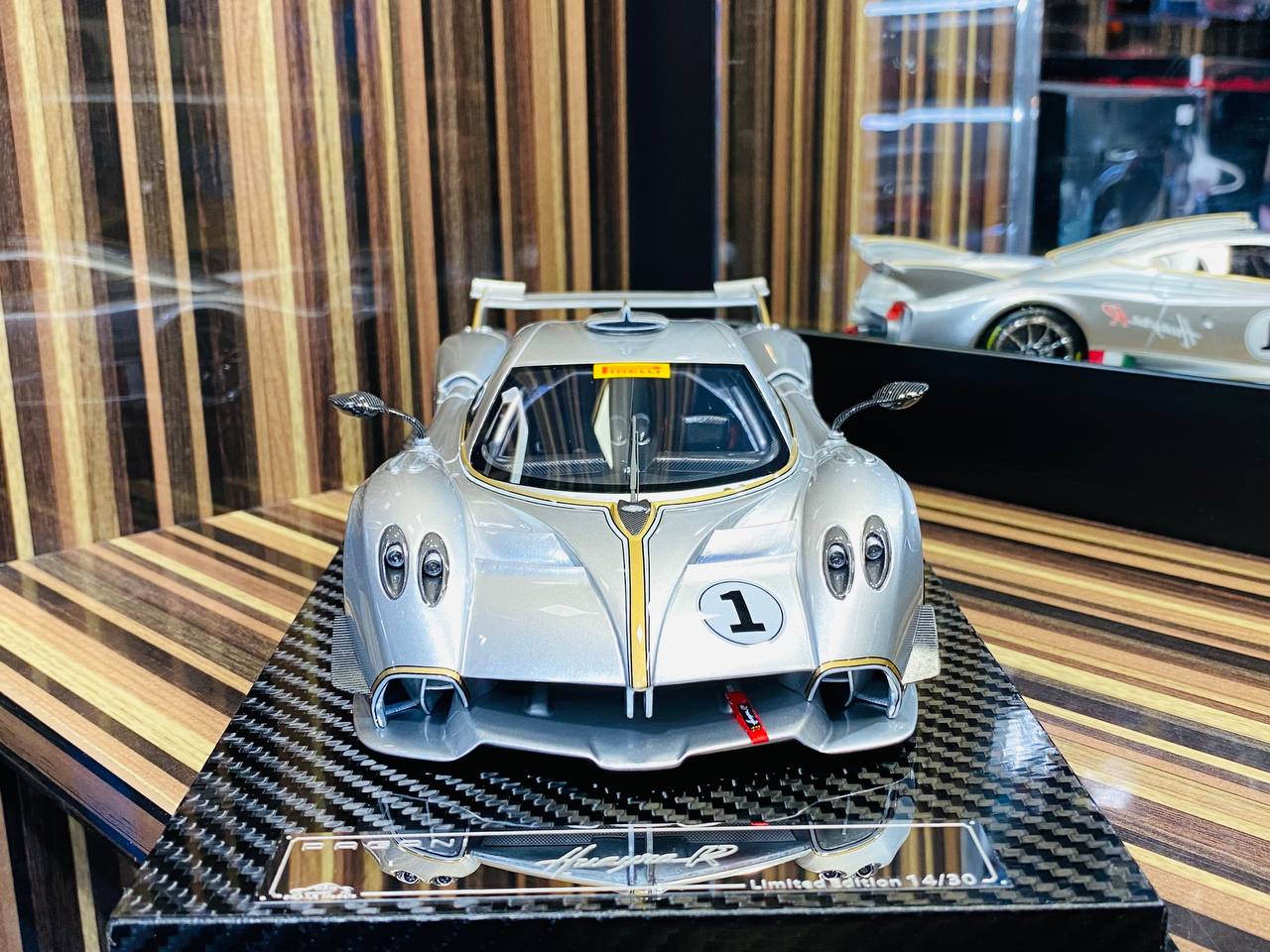 Miniature Vip 1/18 Pagani Huayra R EVO Limited – Résine Et Métal, Blanche, Neuve