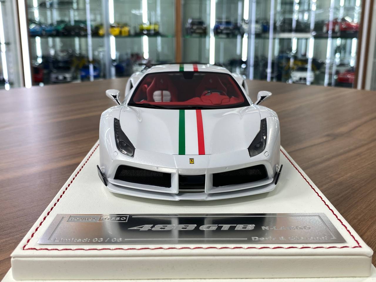 1:18 Resin Model – Davis & Giovanni Ferrari 488 GTB N-Largo – Pearl White Italia Stripe – Limited 6 pcs