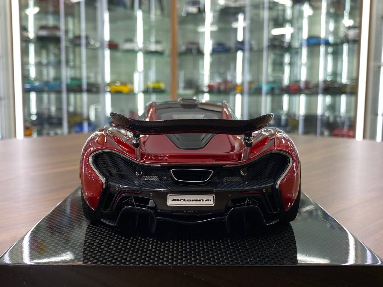 1/18 Resin  – Dino McLaren P1 Volcano Red  Limited- 30 pcs