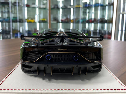 1/18 Resin – Davis & Giovanni Lamborghini Aventador SVJ Green Unusual Ltd.Edn.50 pcs