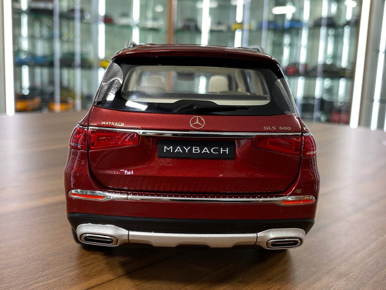 1/18 Diecast Mercedes-Maybach GLS 600 4MATIC Paragon Scale Model Car