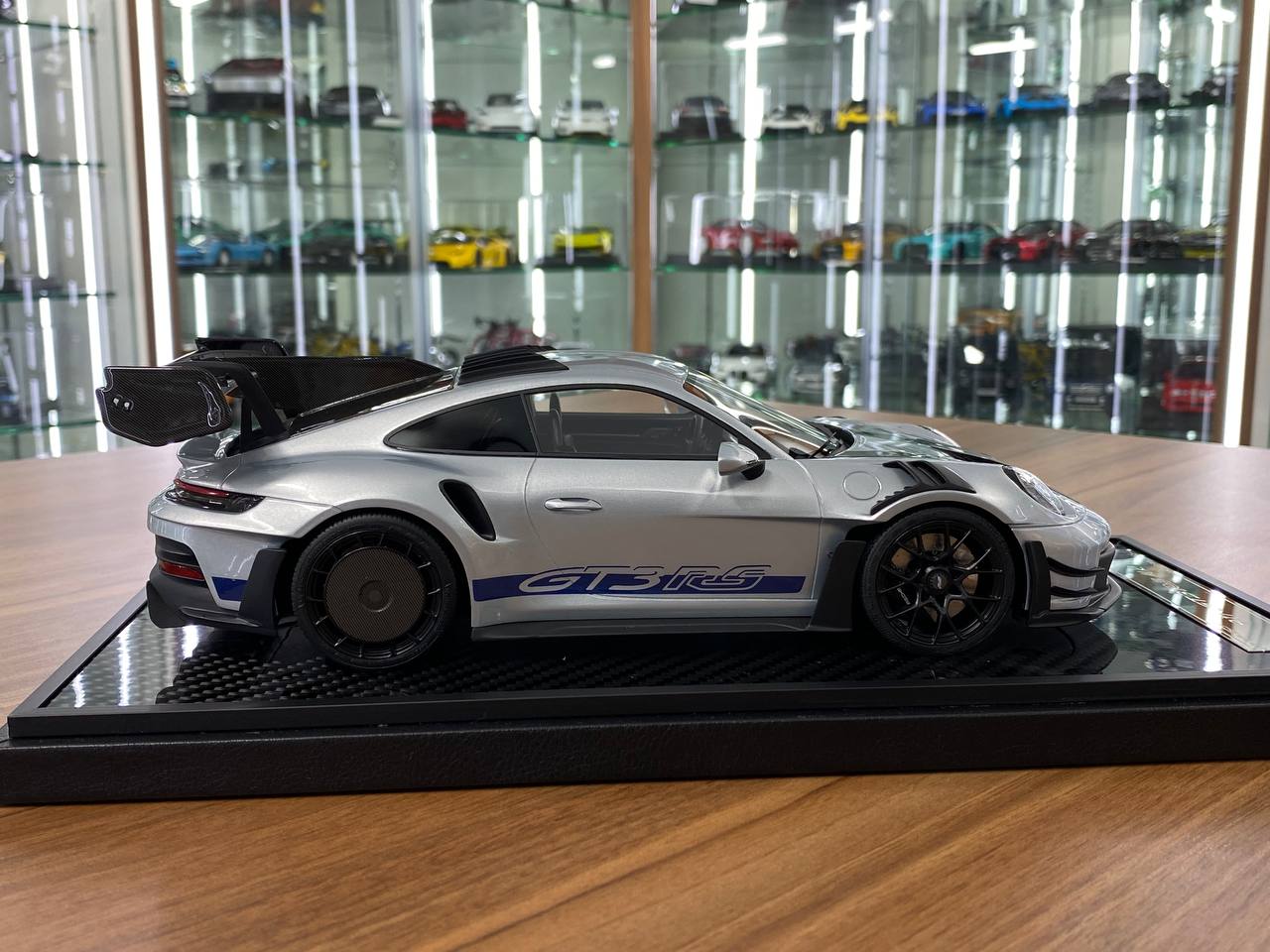 1/18 Resin – VIP Models Porsche 911 GT3 RS MR Silver/Blue Ltd.Edn.66 pcs