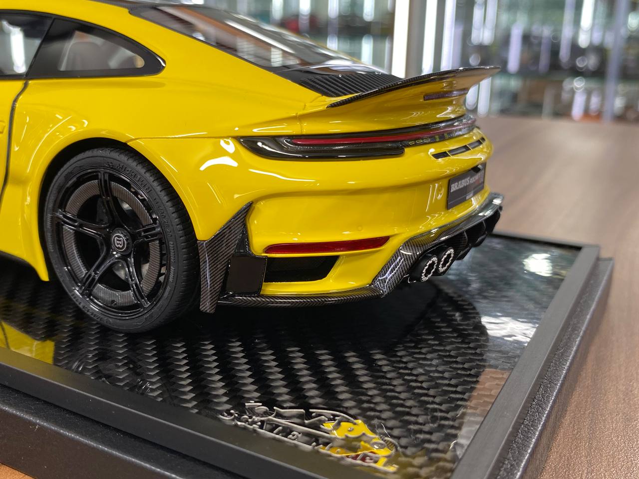 1/18 Resin VIP Model Porsche BRABUS Rocket 900 R Racing Yellow Ltd.Edn.66 pcs