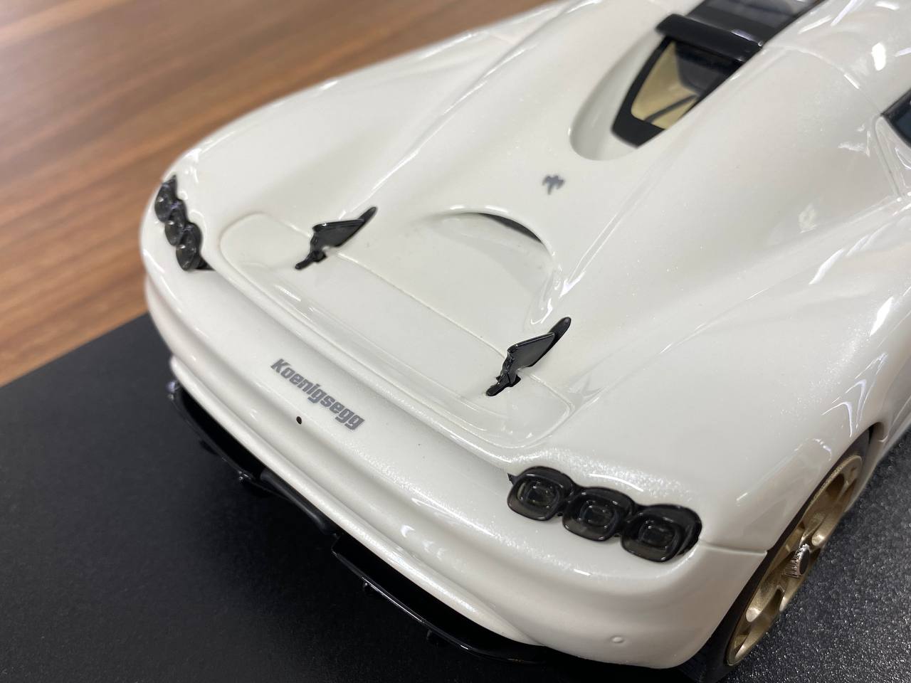 1/18 Resin Model GT Spirit Koenigsegg CC850 - White Limited Edition