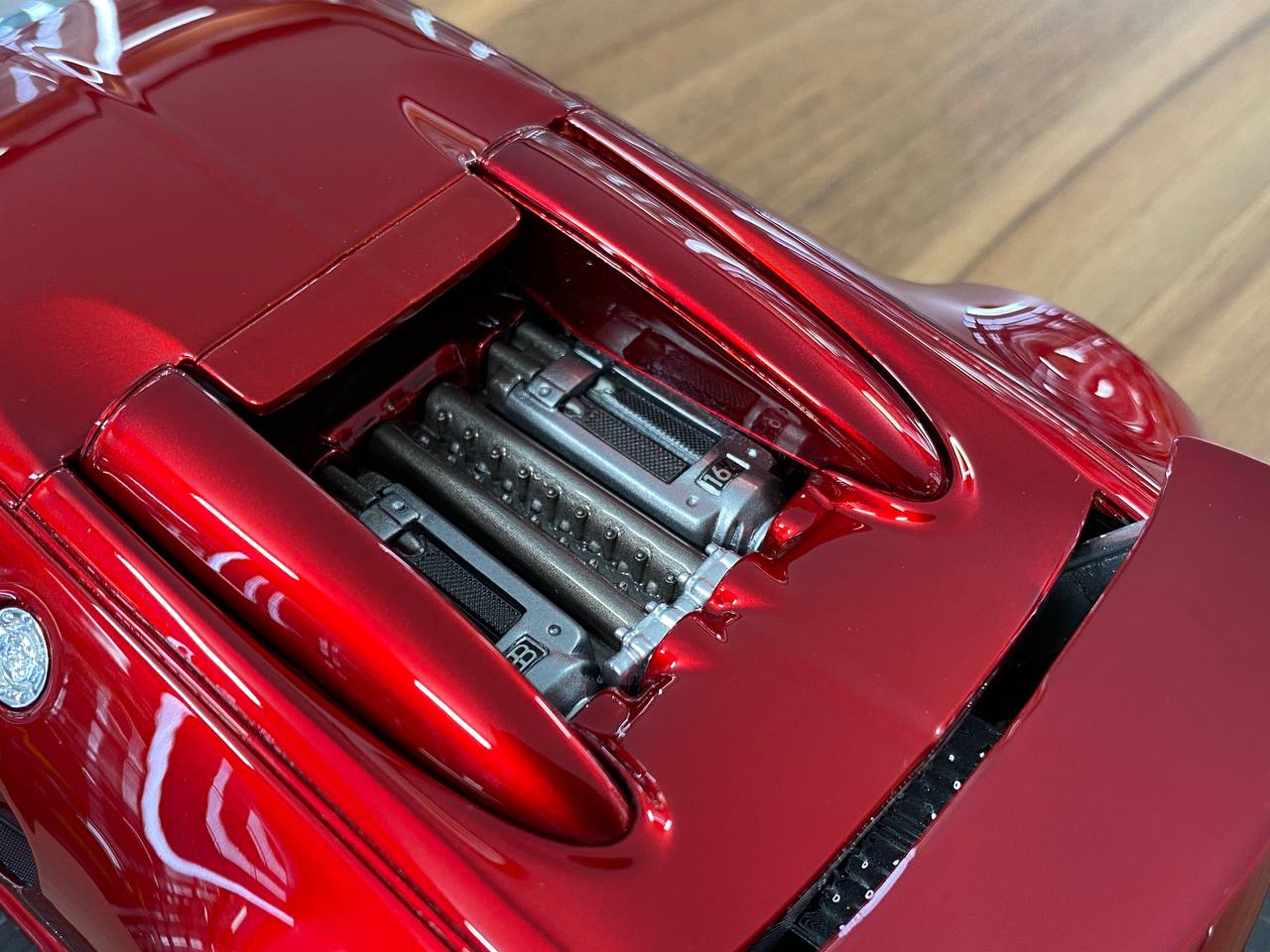 1/18 Resin Model – Bugatti Veyron | Ultra Unique | Red | Limited 20 pcs