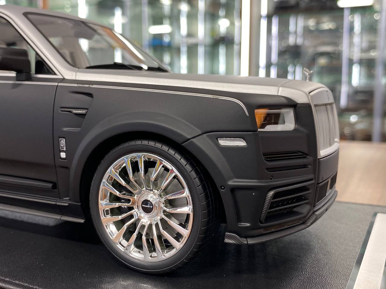 1/18 Resin Model – Rolls Royce Cullinan Mansory | VMB Models | Matt Black/Silver | Limited 30 pcs