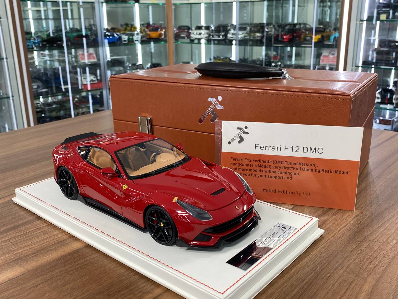 1/18 Resin( Hood Opens ) Runner Ferrari F12 Berlinetta DMC Limited 99 pcs Red
